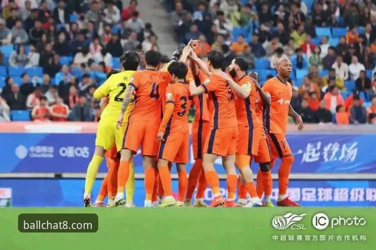 中超联赛战报：青岛海牛主场3-1力克上海海港 时隔13年再创佳绩｜谈球吧体育平台赛事回顾